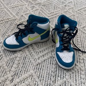 Nike boys shoes size 1.5